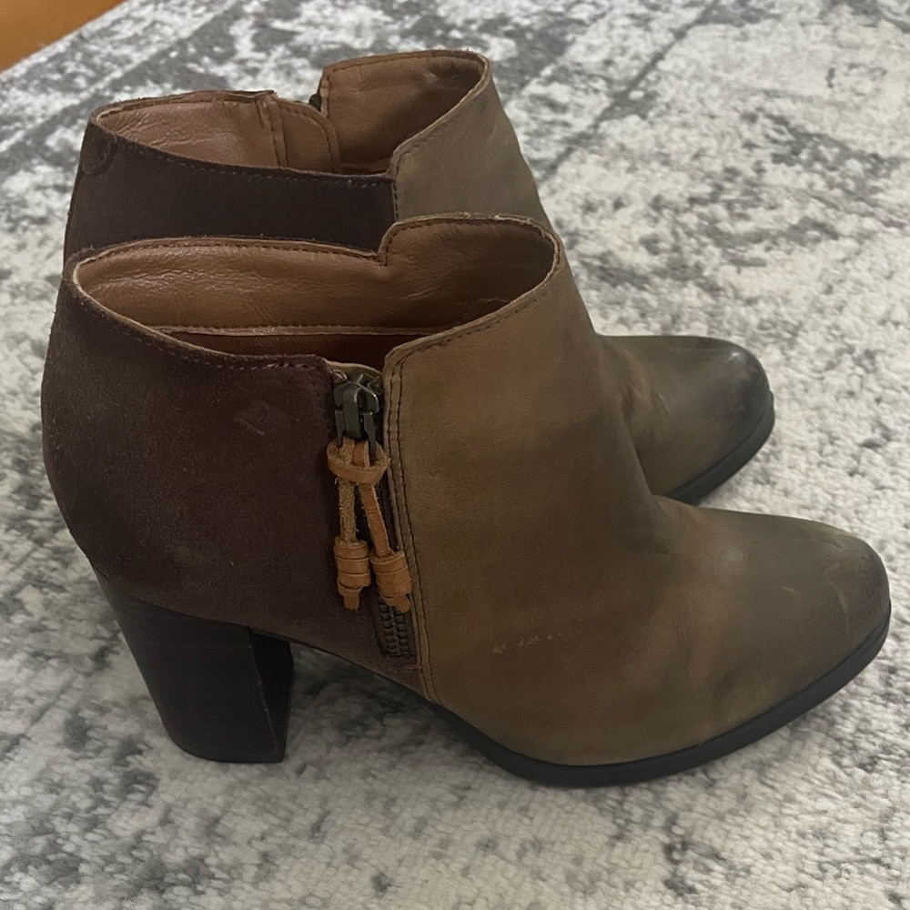 Sperry booties. Size 8 womens.